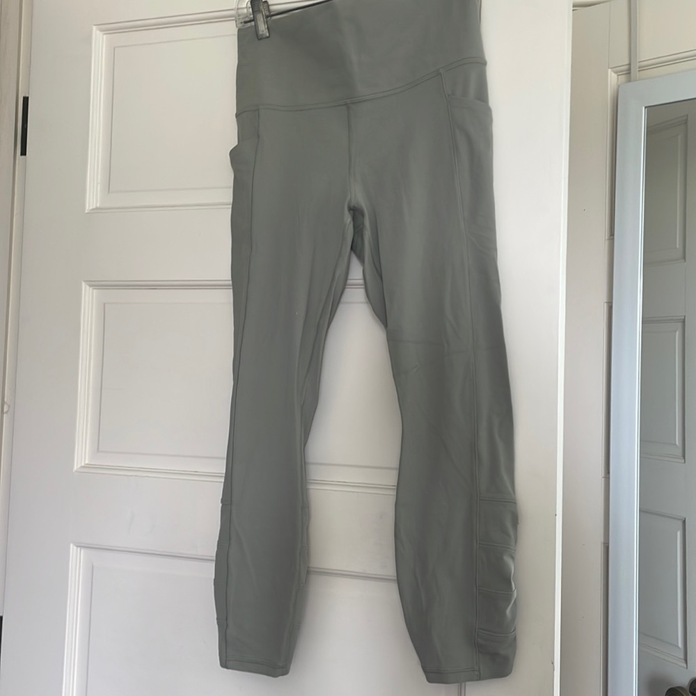 Athleta pale green leggings 7/8